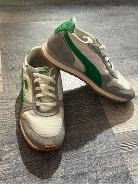 Puma Kids Sneakers Size 1C White Gray Green Suede Lace Up Shoes sporty